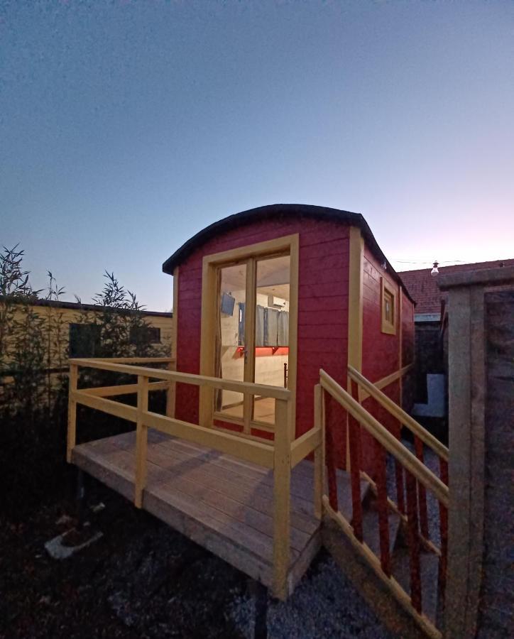 Roulotte Et Sauna De Tonton Bouvy Au Domaine Du Reuze Winnezeele Екстер'єр фото